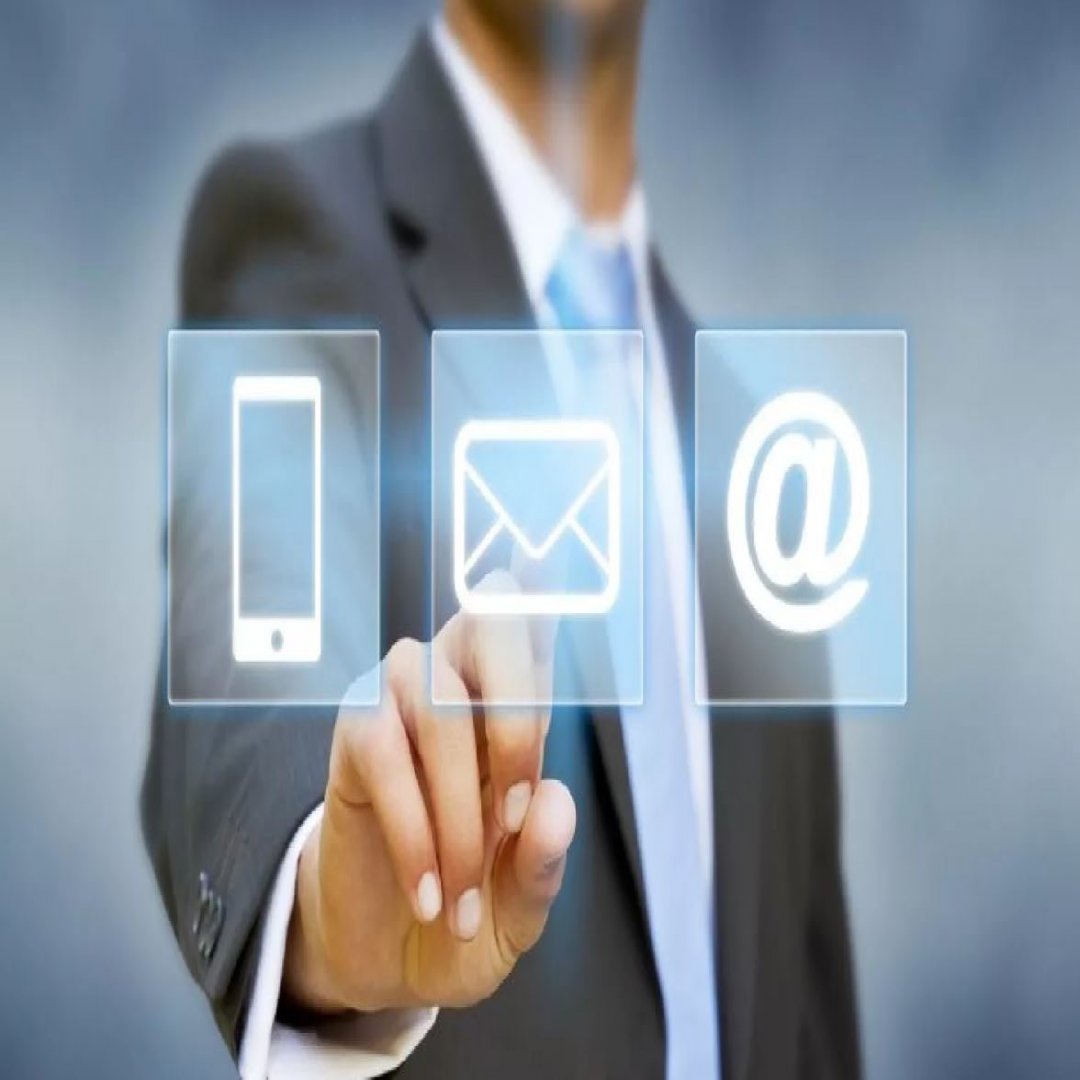 email téléphone enveloppe tous les moyens pour contacter un couvreur